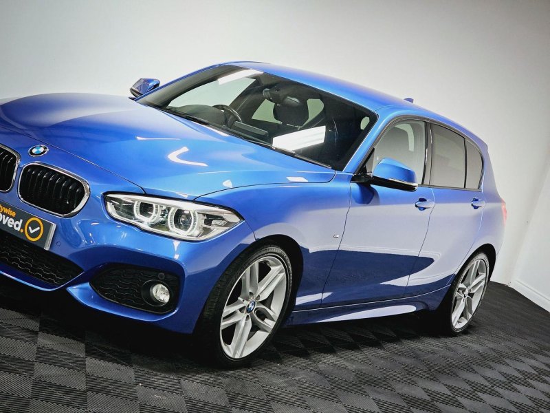 BMW 1 SERIES