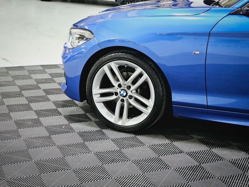 BMW 1 SERIES