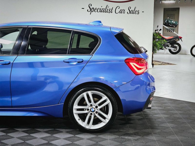 BMW 1 SERIES
