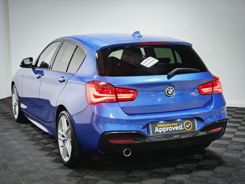 BMW 1 SERIES