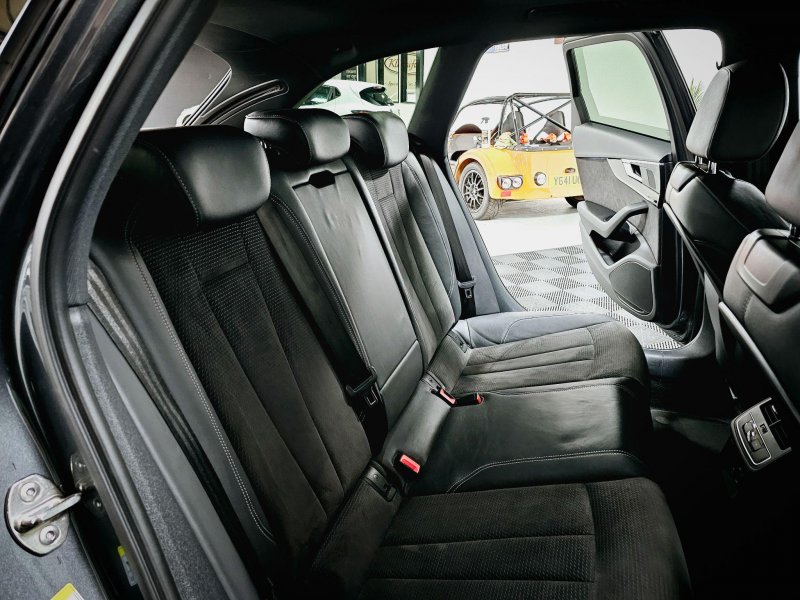 AUDI A4 AVANT