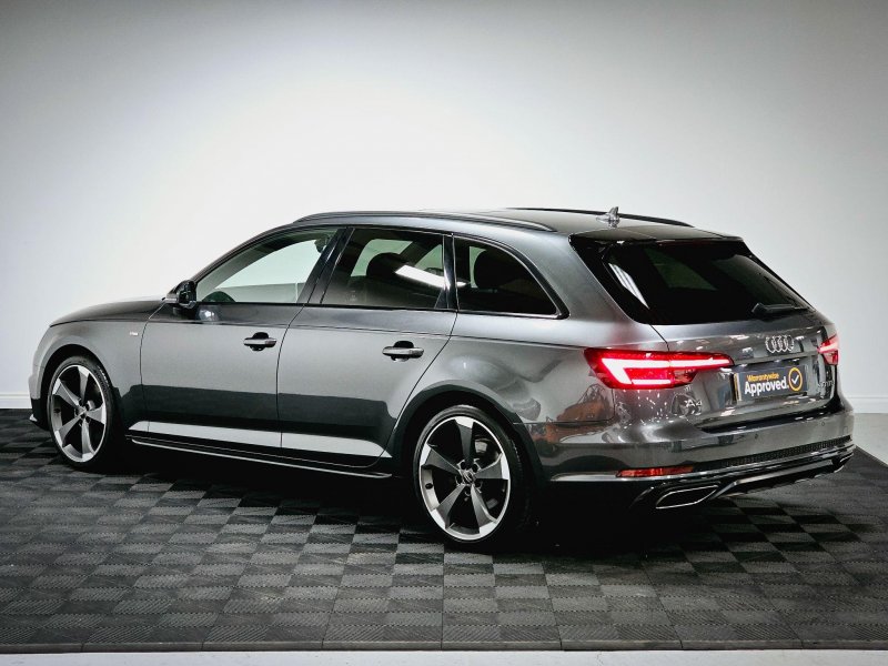 AUDI A4 AVANT