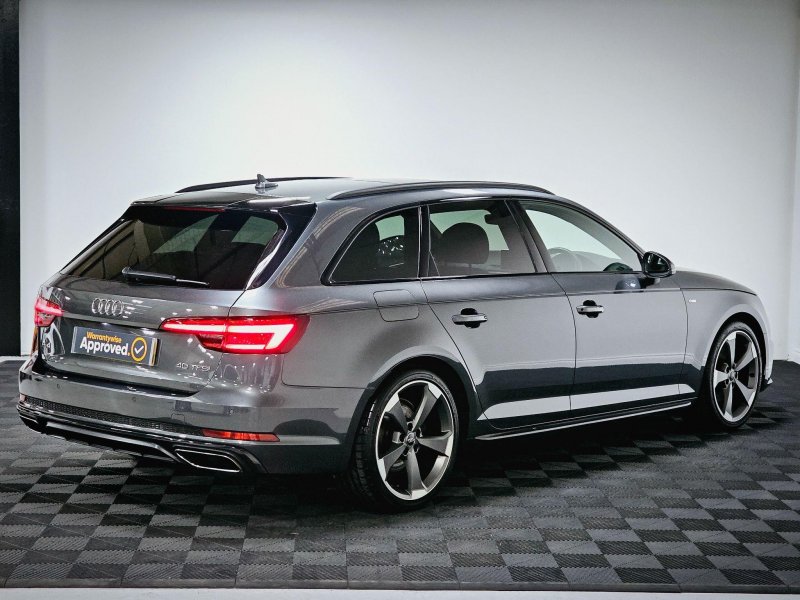 AUDI A4 AVANT