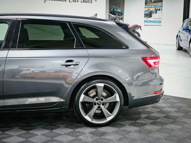AUDI A4 AVANT