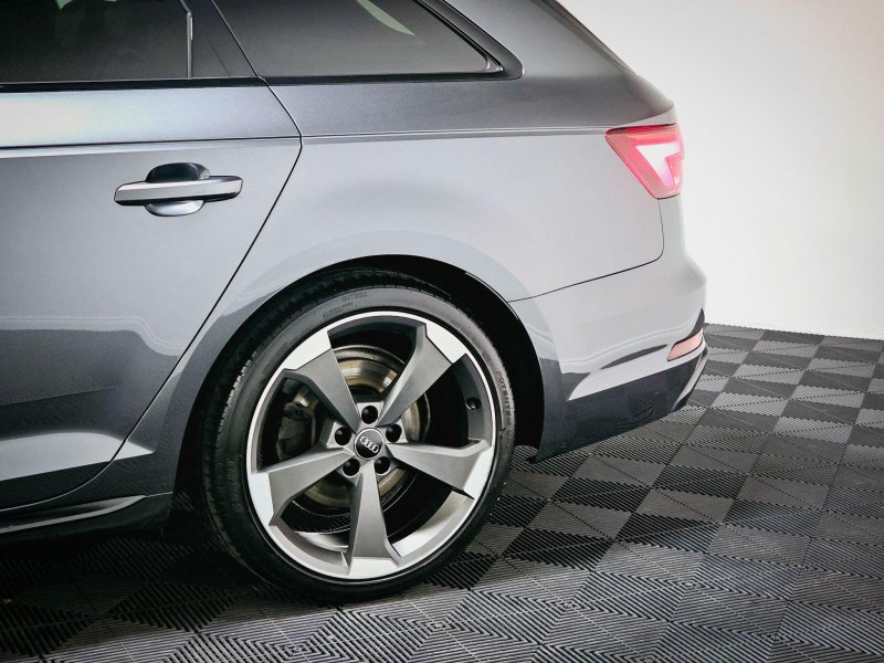 AUDI A4 AVANT