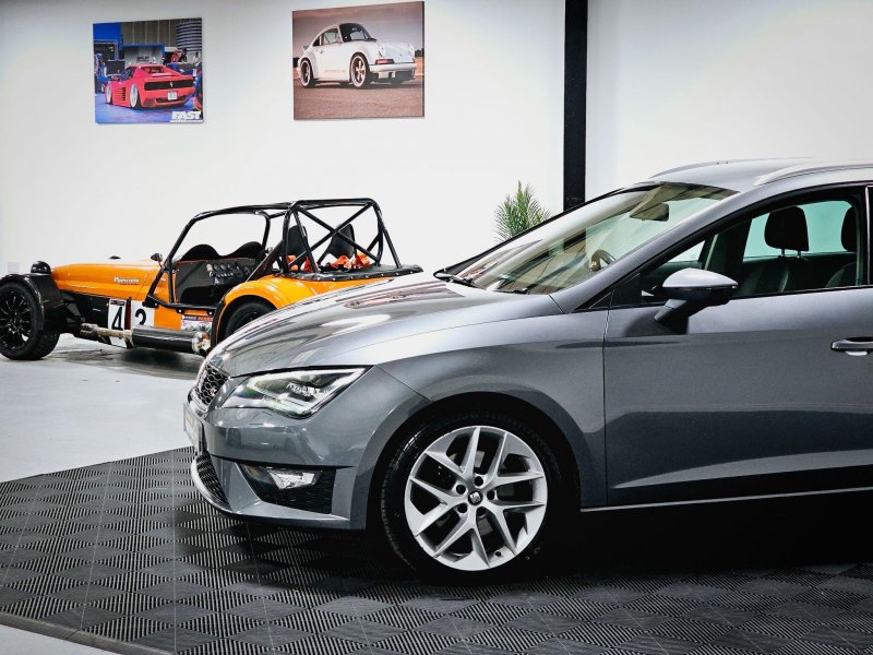 SEAT LEON