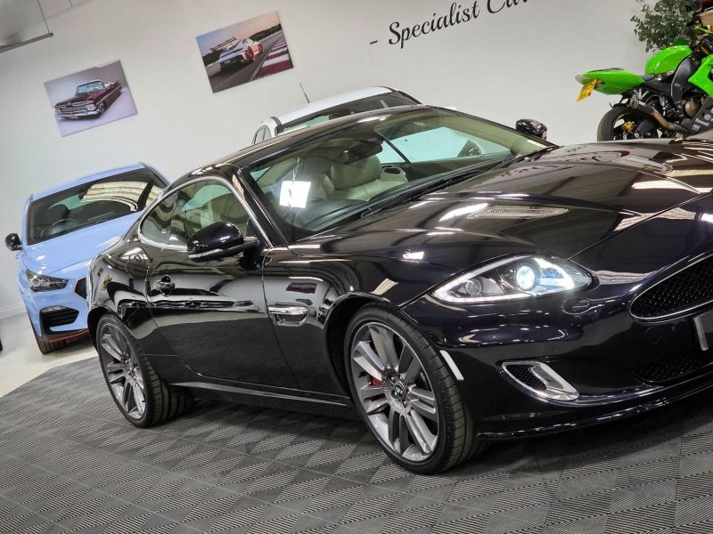 JAGUAR XKR