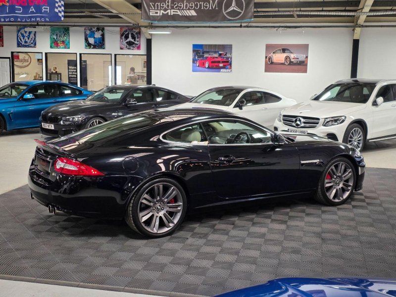 JAGUAR XKR
