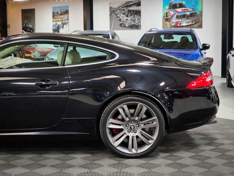 JAGUAR XKR