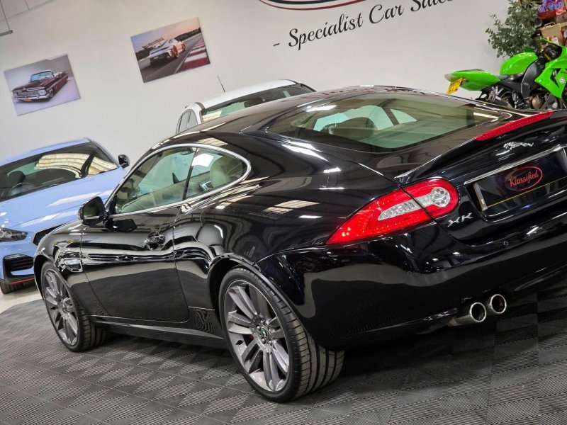 JAGUAR XKR