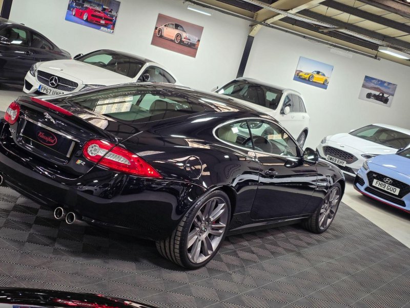 JAGUAR XKR