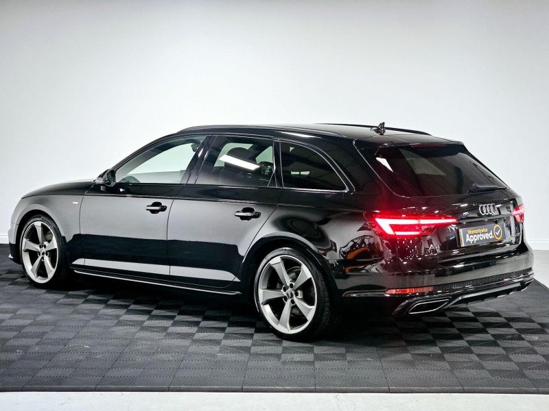 AUDI A4 AVANT