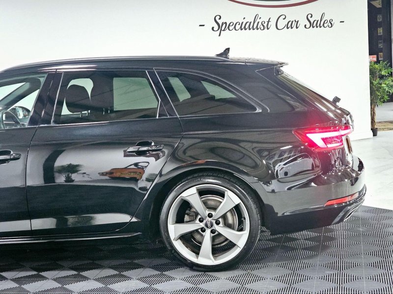 AUDI A4 AVANT