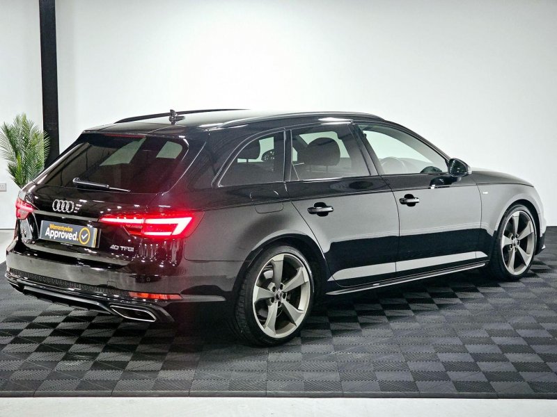 AUDI A4 AVANT