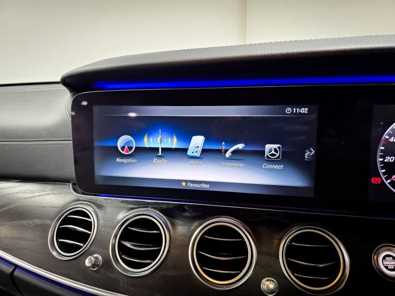 MERCEDES-BENZ E CLASS