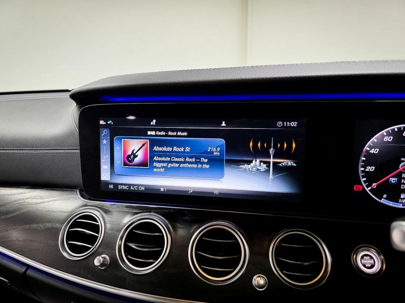 MERCEDES-BENZ E CLASS