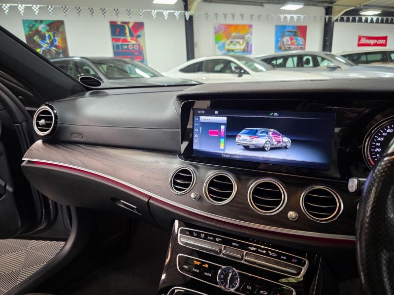 MERCEDES-BENZ E CLASS